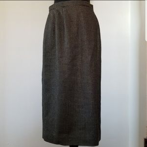 Talbots petites sz 12 black and gold skirt